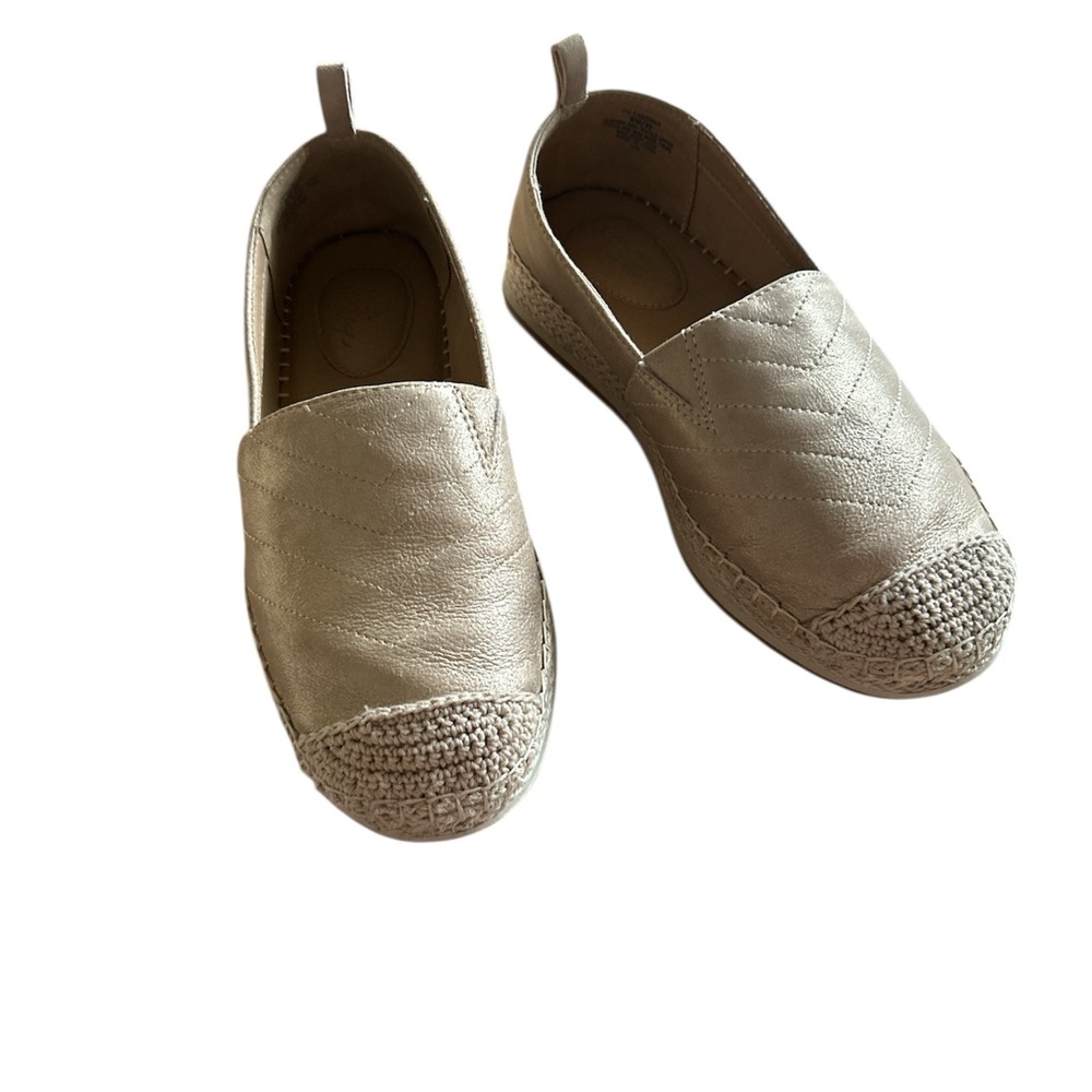 Crown Vintage Cream Flats